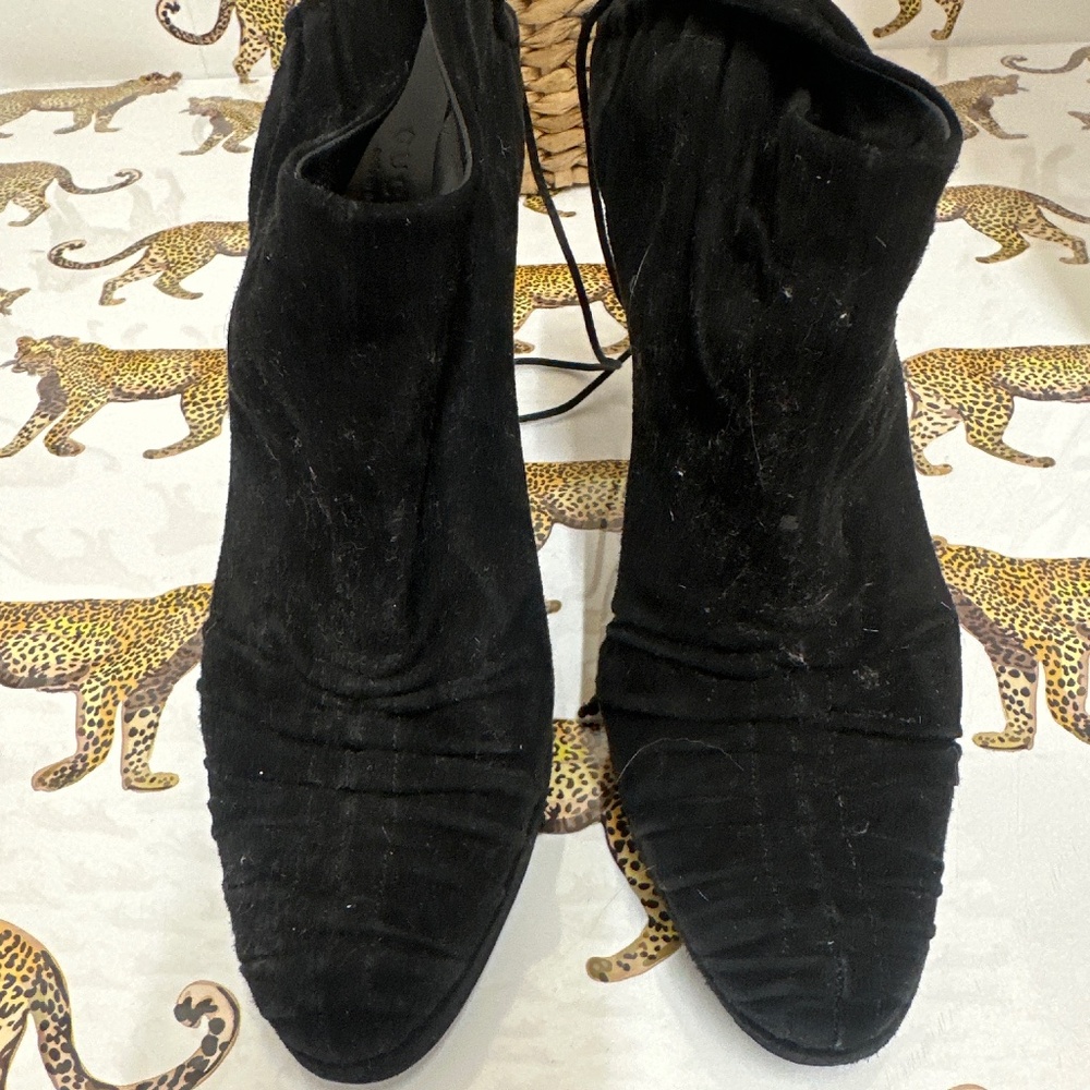 Authentic Gucci suede booties - black size 38